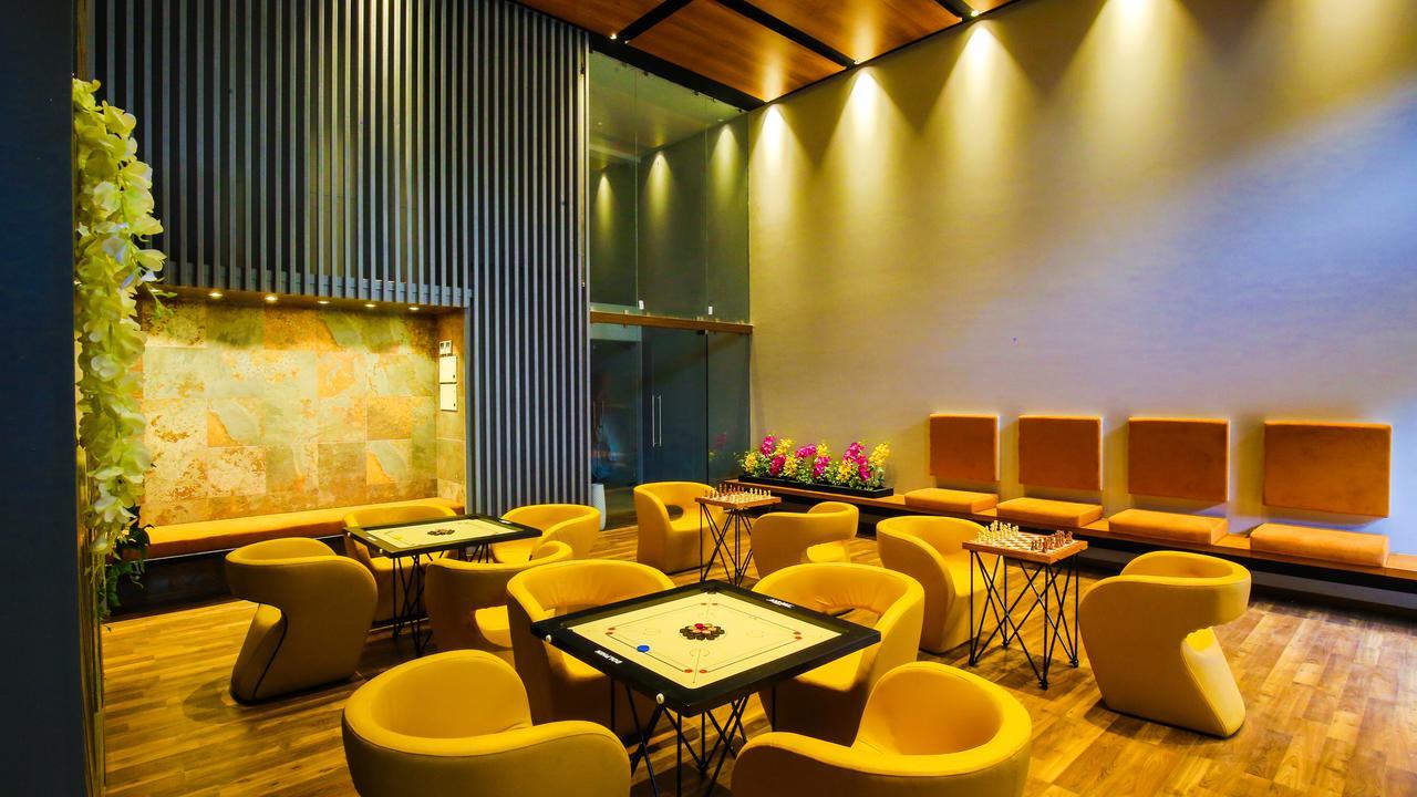The Weekend Address Hotel Surat Exterior photo