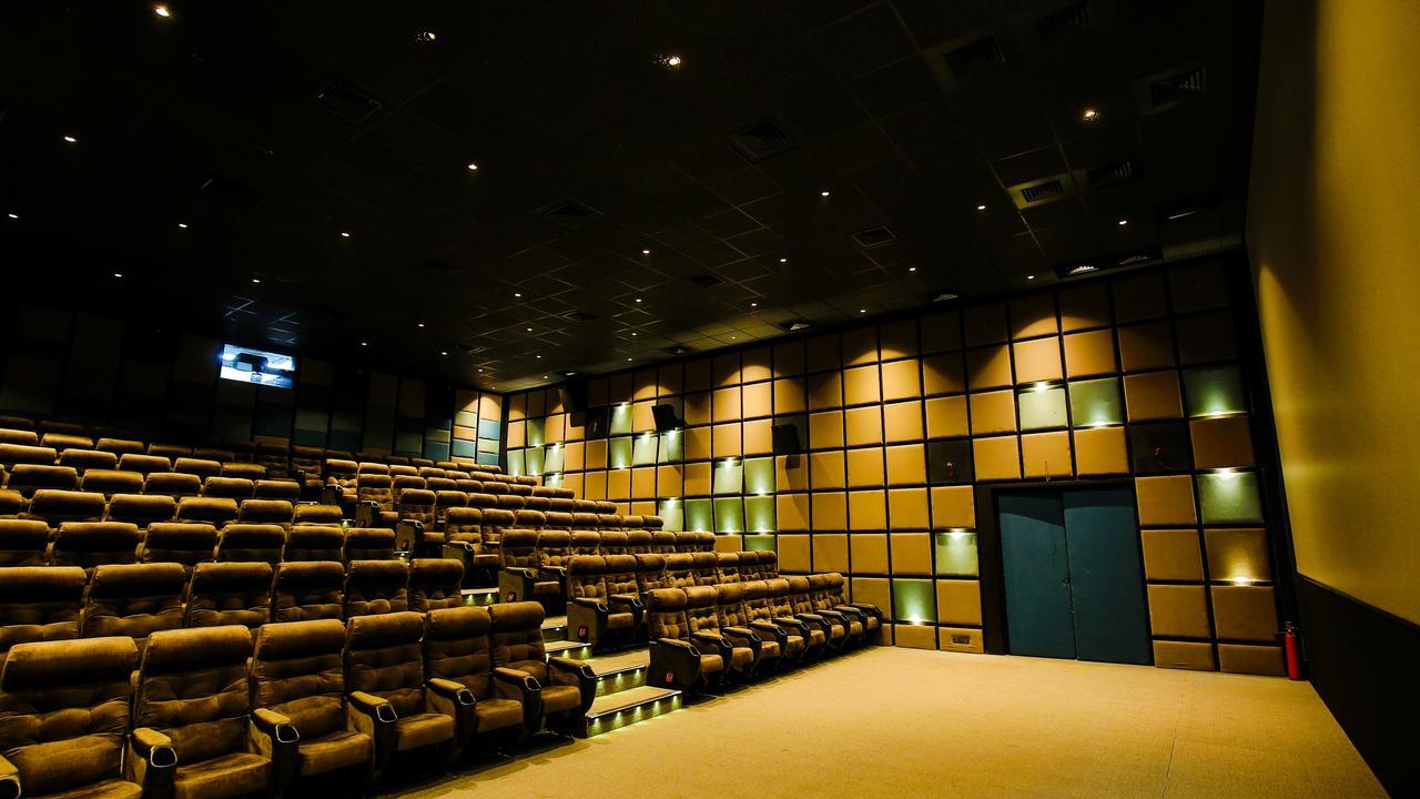 The Weekend Address Hotel Surat Exterior photo